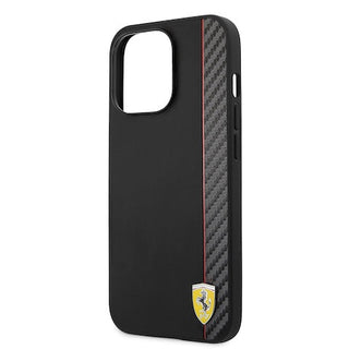 Ferrari Hard Case Pu Smooth And Carbon Effect Vertical Stripe Metal Logo - iPhone 14 Pro